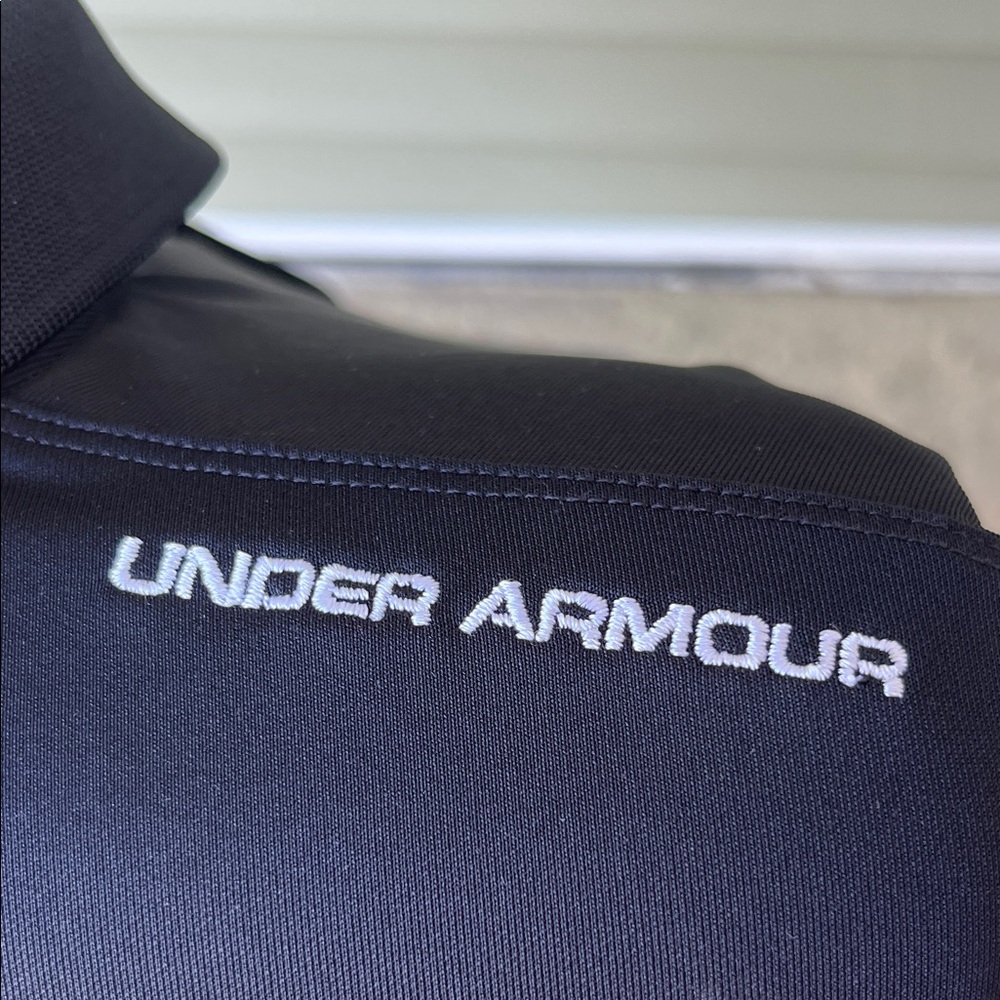 New Under Armour youth Polo Shirt in Black with White Logo - Picture 9 of 14